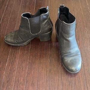 Chic Black Leather Ankle Boots